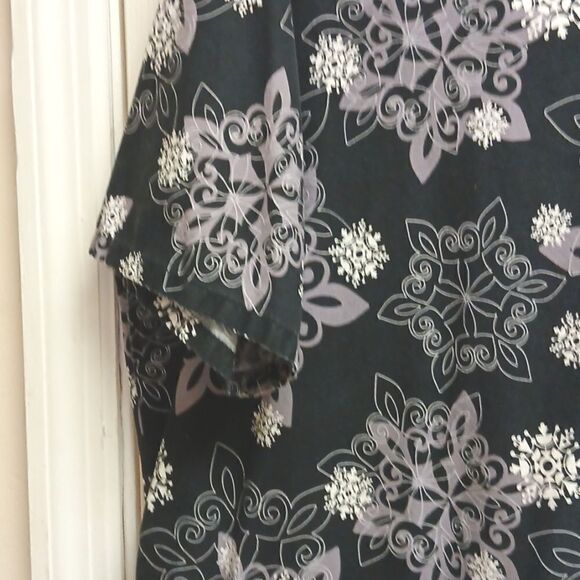 LANDAU Scrub Top, Size Extra Large (1X) "Let It Snow" Black, Short Sleeved - Picture 8 of 12
